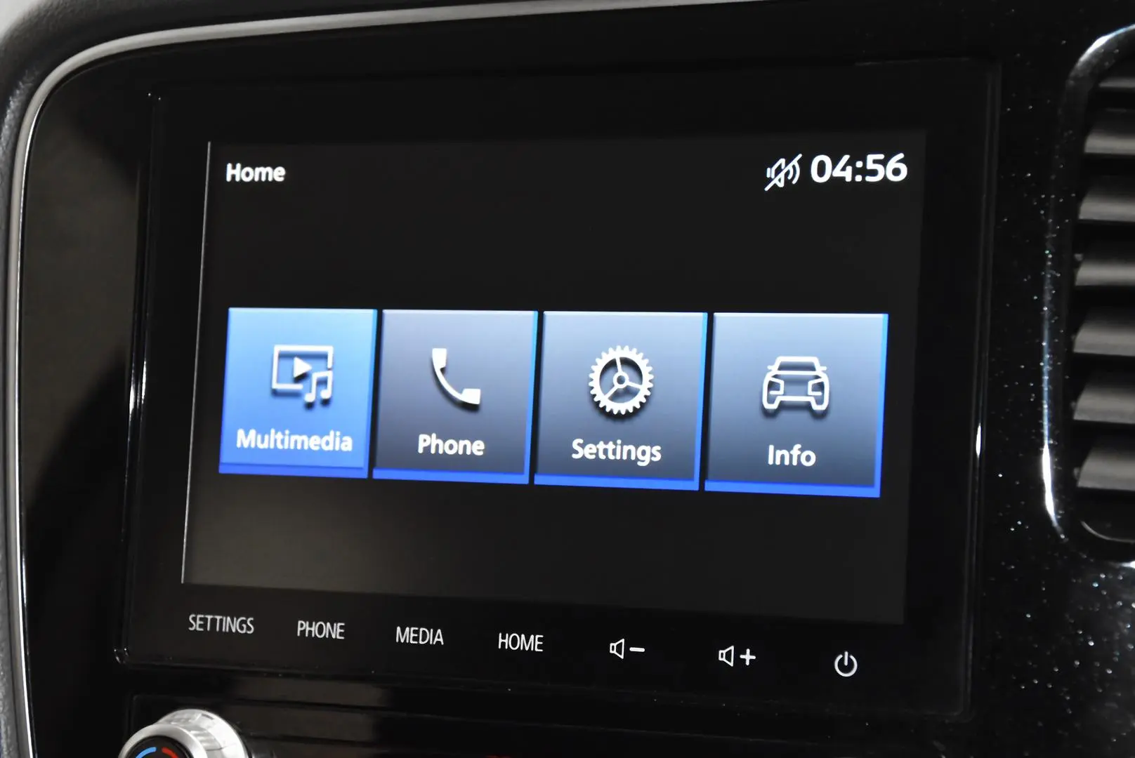 2019 Mitsubishi Outlander Gallery Image 11