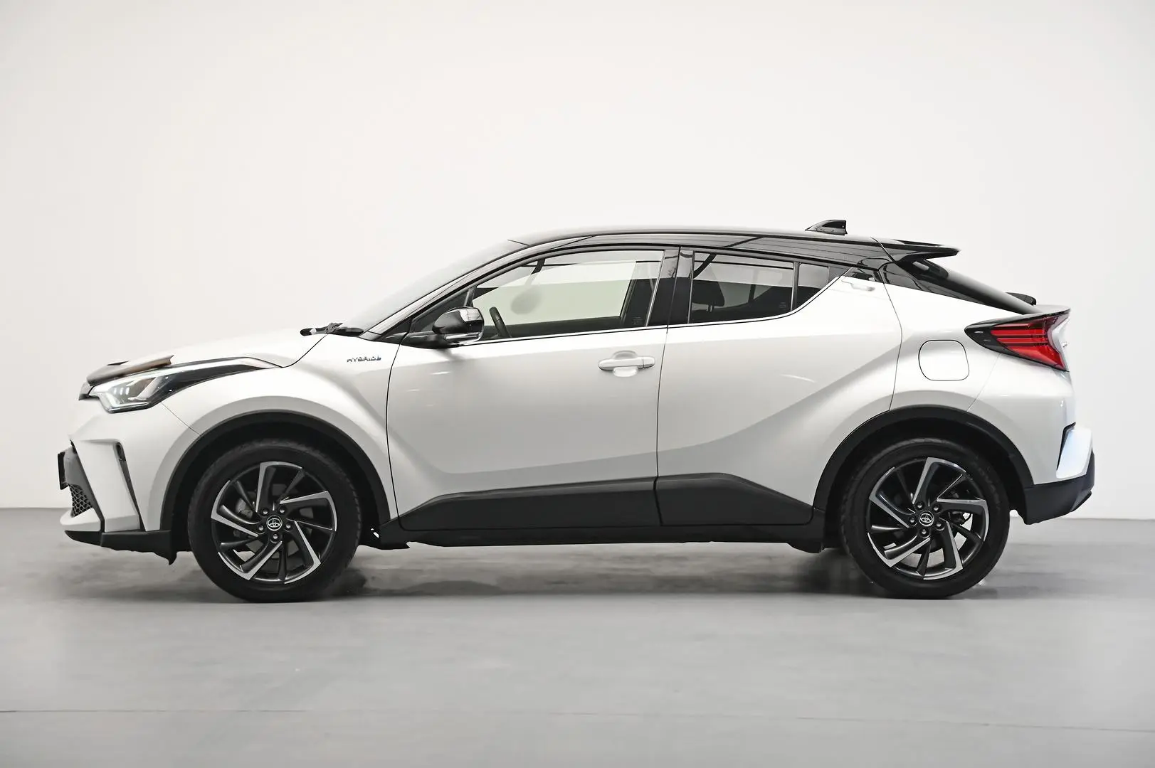 2019 Toyota C-Hr Gallery Image 4