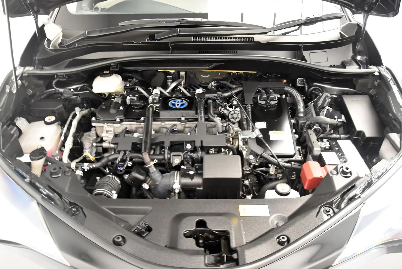 2022 Toyota C-HR Gallery Image 22