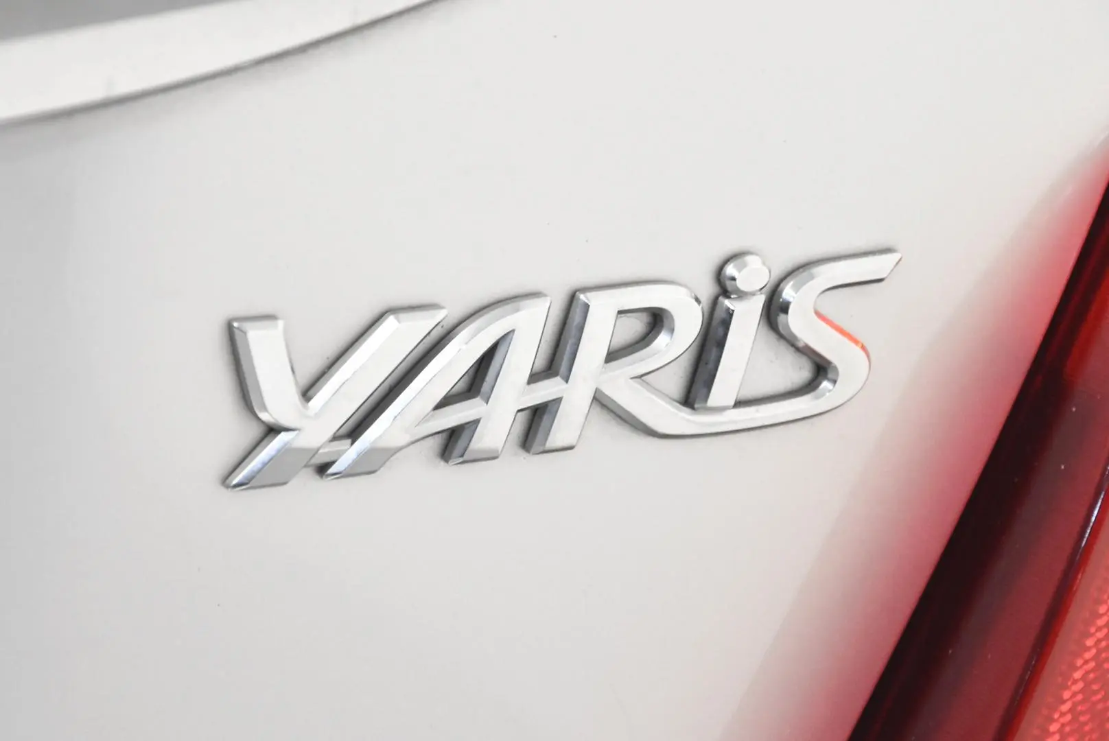 2015 Toyota Yaris Gallery Image 7