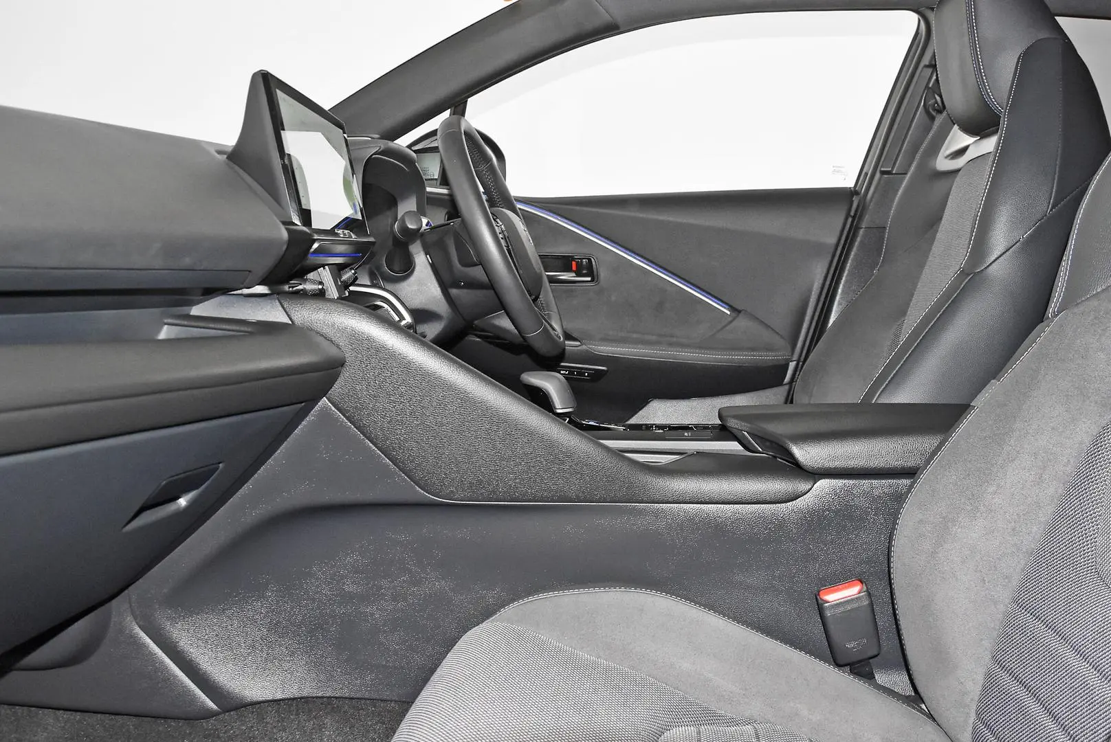 2024 Toyota C-HR Gallery Image 18