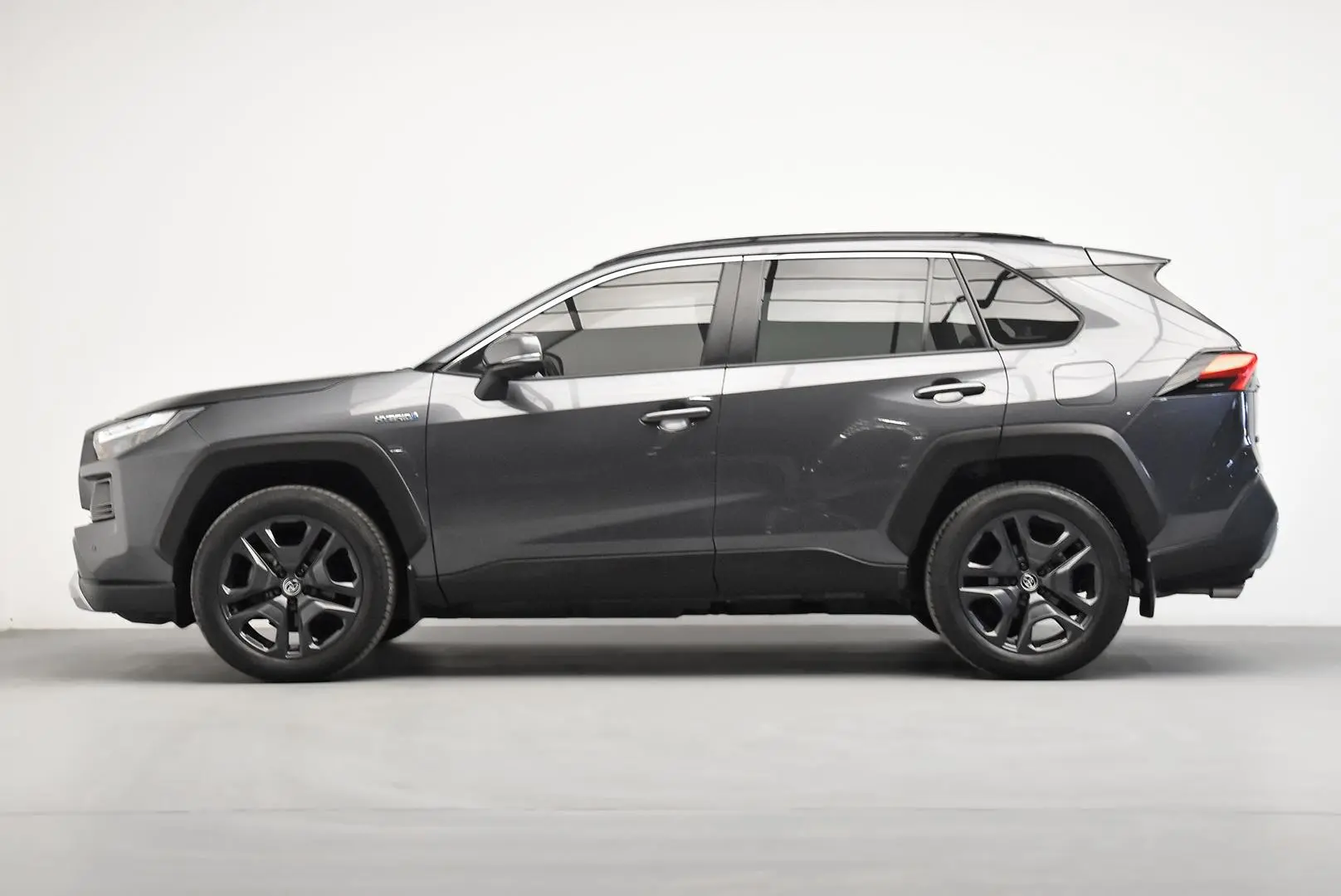 2022 Toyota RAV4 Gallery Image 4