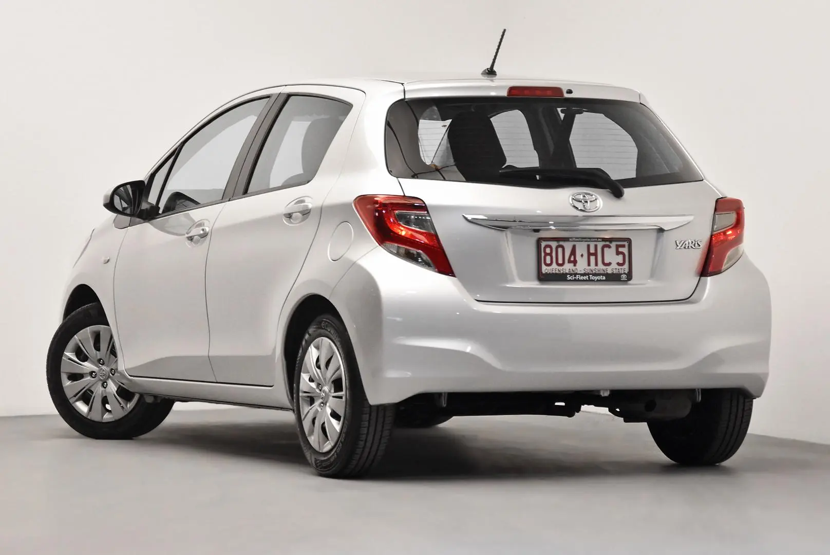 2015 Toyota Yaris Gallery Image 5