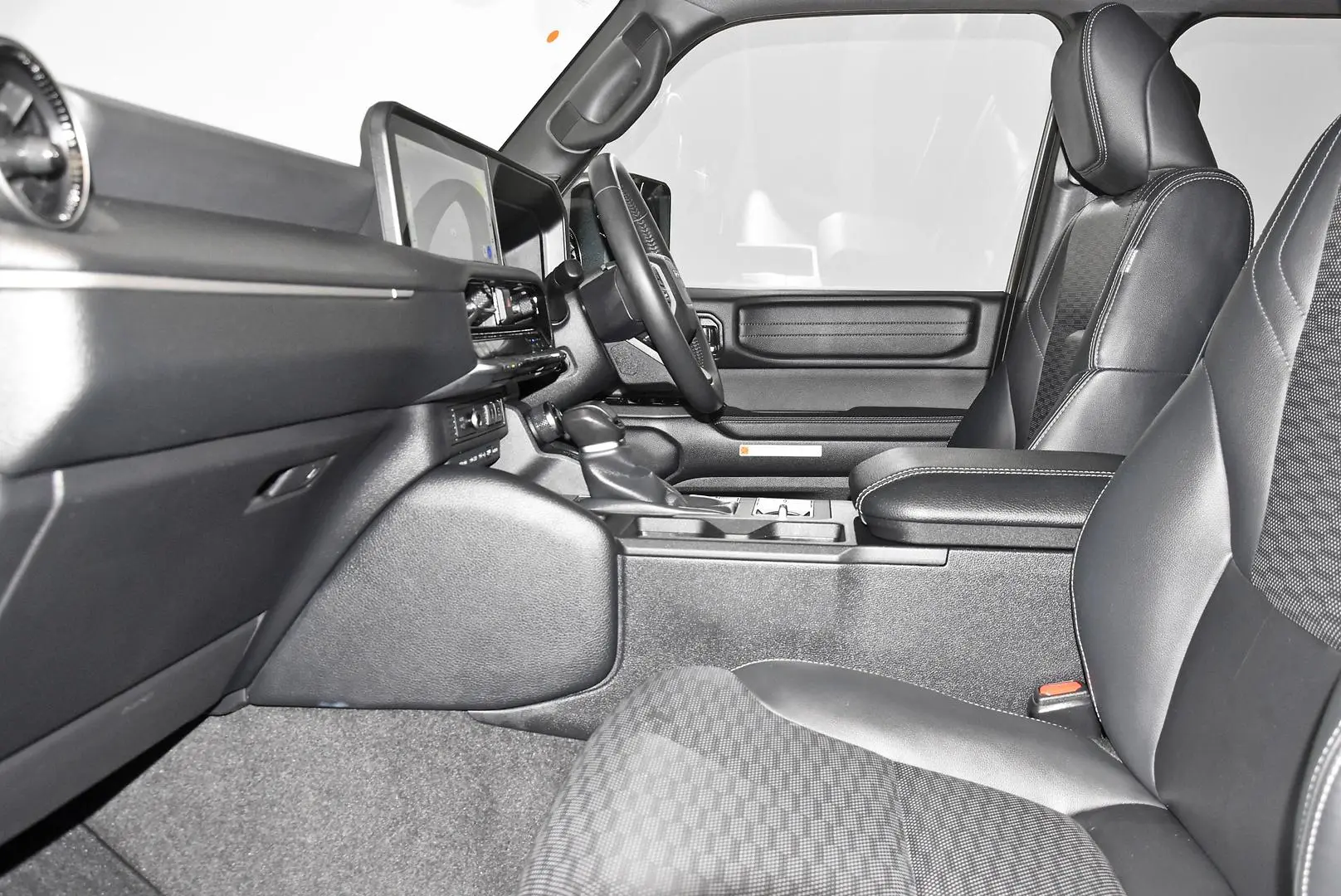 2024 Toyota Landcruiser Prado Gallery Image 18