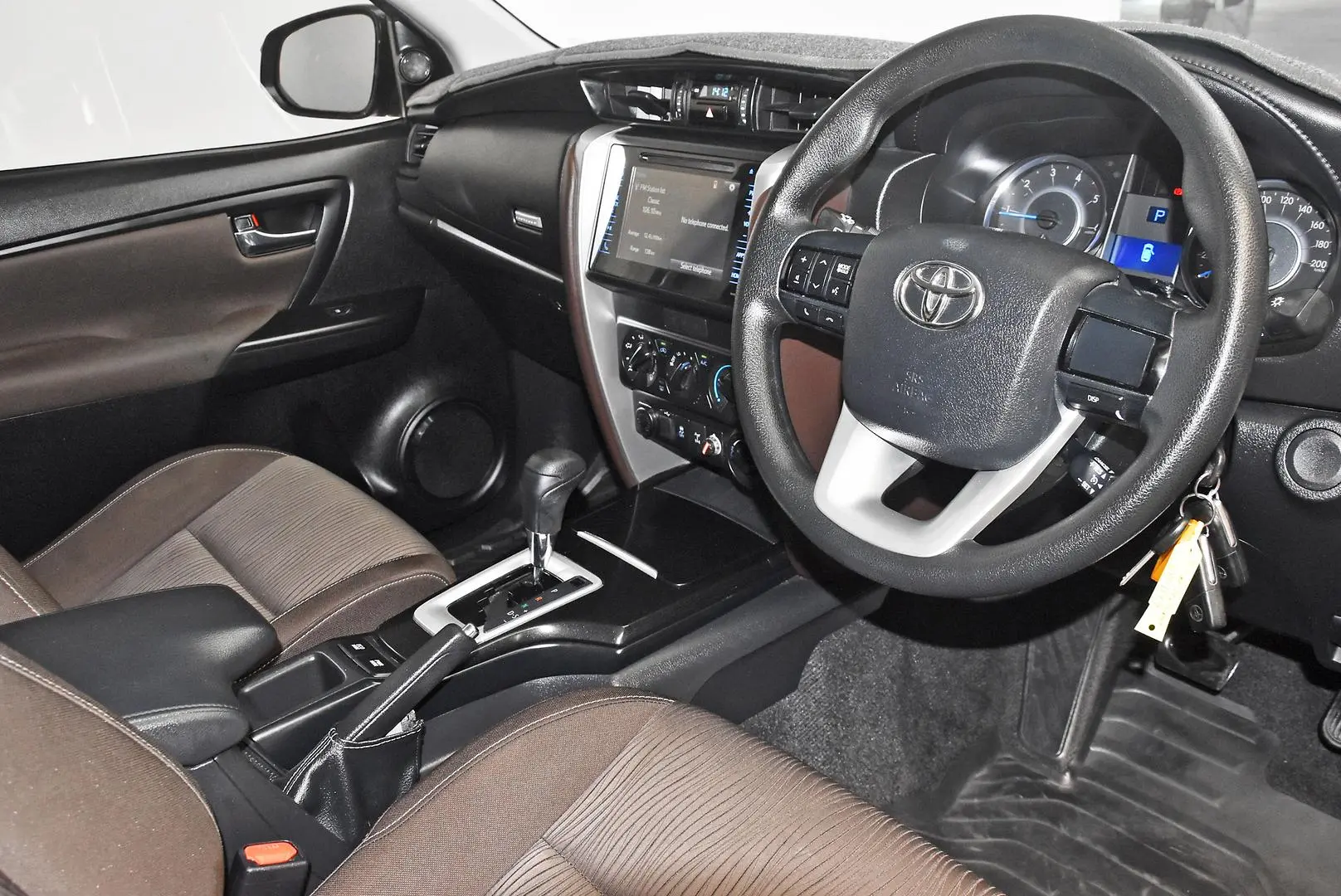2016 Toyota Fortuner Gallery Image 7