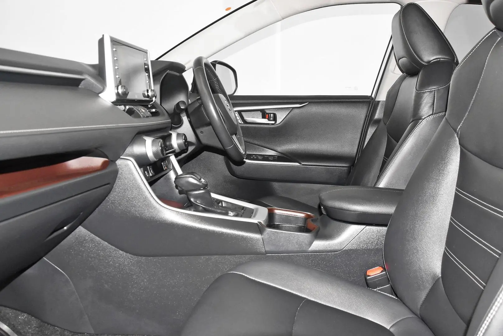 2020 Toyota RAV4 Gallery Image 18