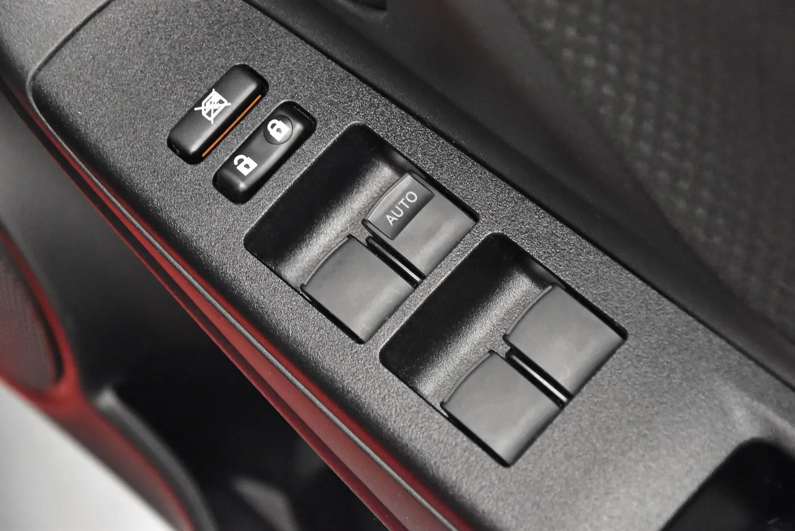 2020 Toyota Yaris Gallery Image 9