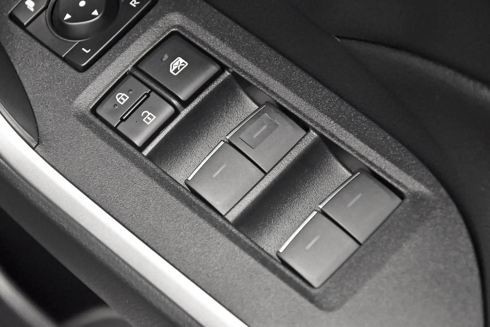 2025 Toyota RAV4 Gallery Image 10