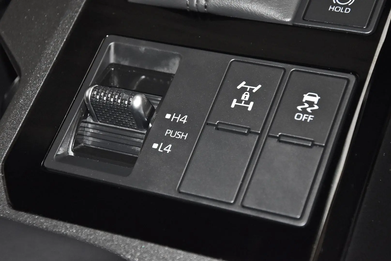 2024 Toyota Landcruiser Prado Gallery Image 14