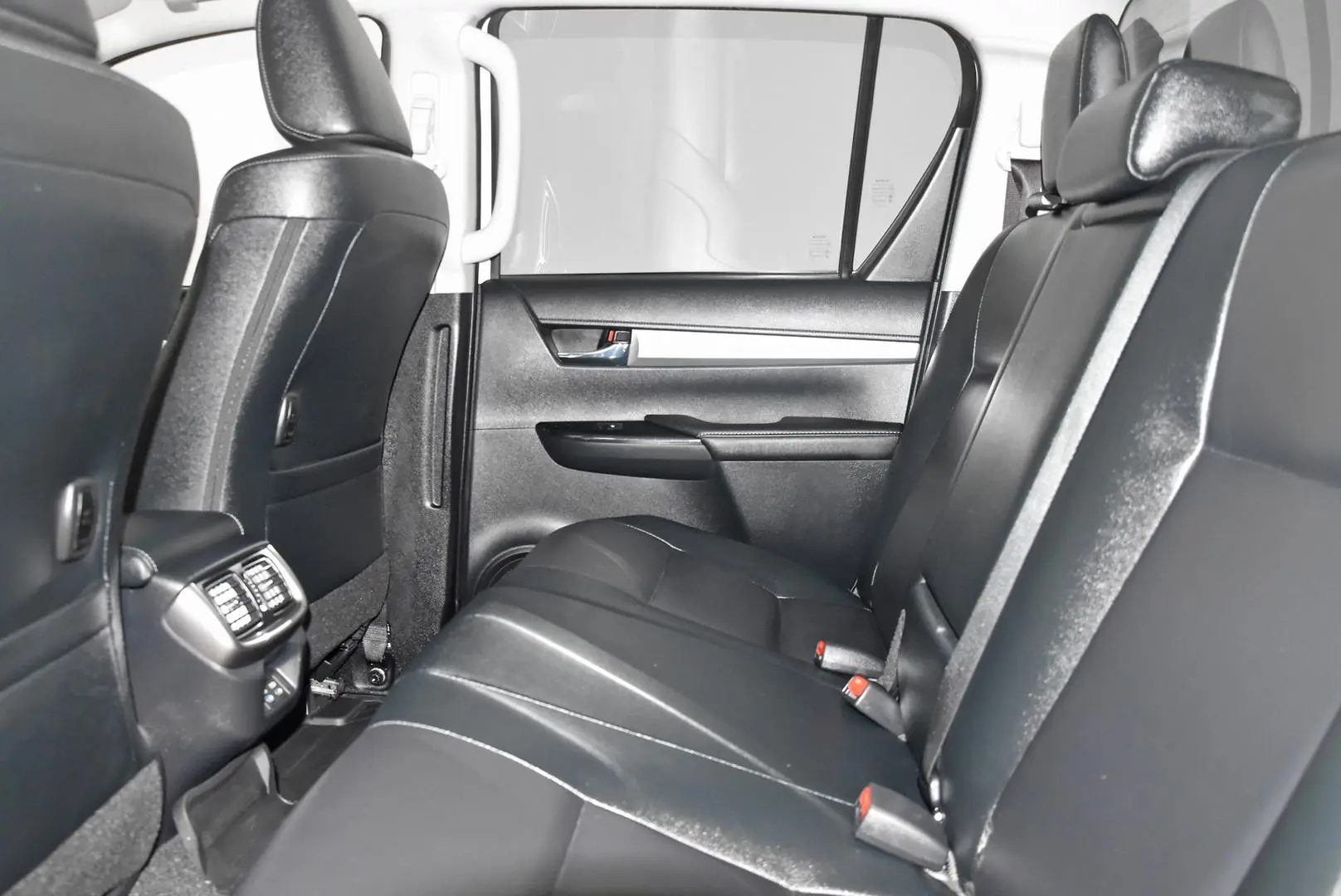 2024 Toyota Hilux Gallery Image 18