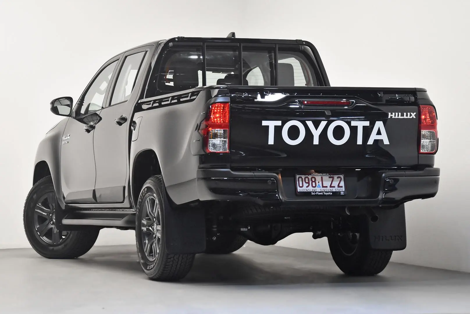 2025 Toyota Hilux Gallery Image 5