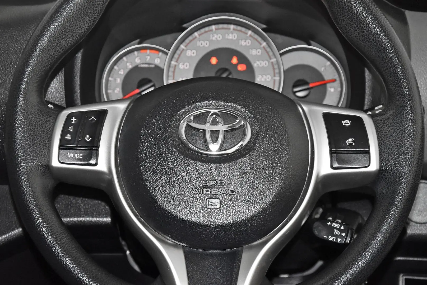 2015 Toyota Yaris Gallery Image 15
