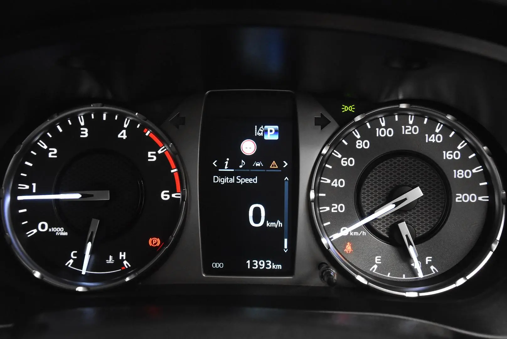 2025 Toyota Hilux Gallery Image 10