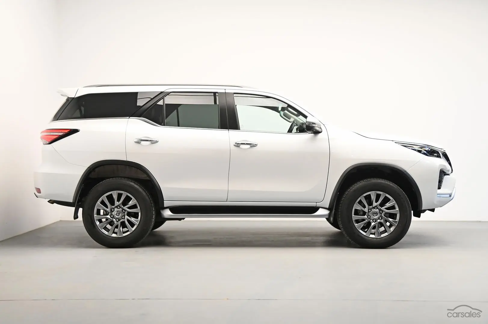 2023 Toyota Fortuner Image 3