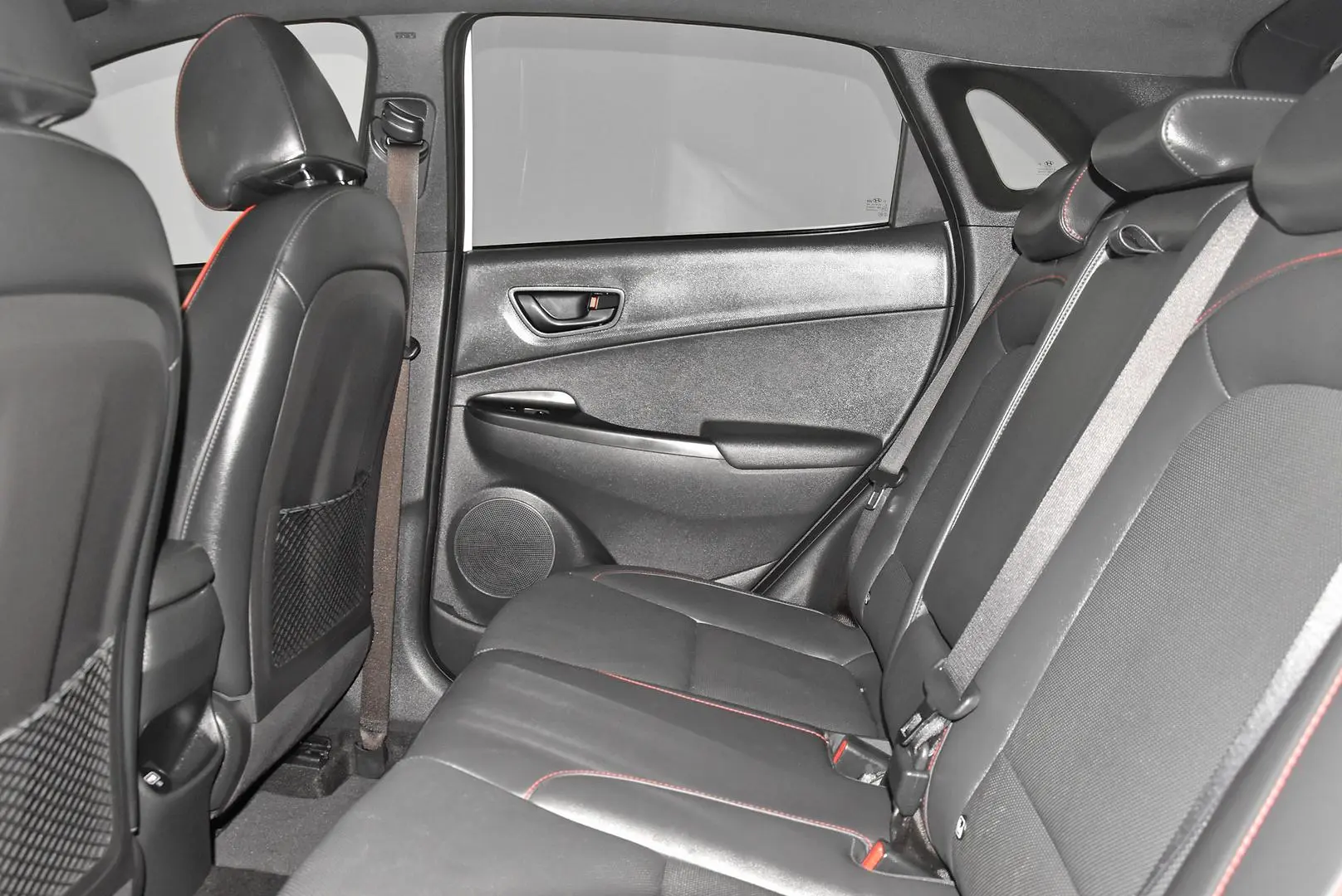 2022 Hyundai Kona Gallery Image 18