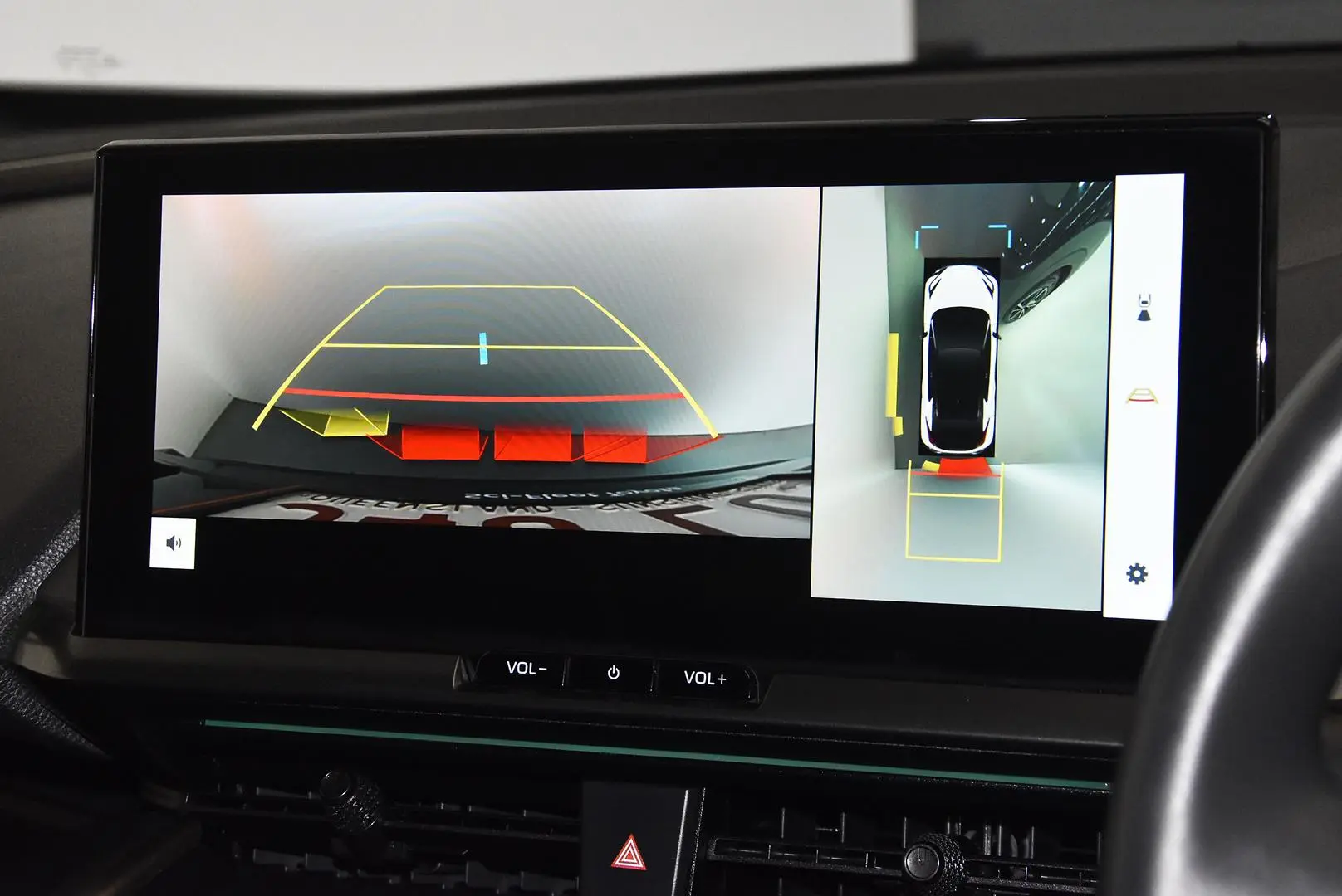 2024 Toyota C-HR Gallery Image 13