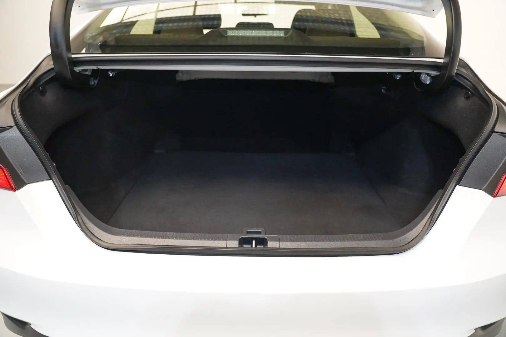 2024 Toyota Camry Gallery Image 8