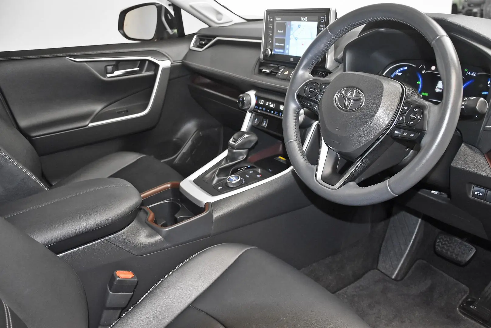 2020 Toyota Rav4 Gallery Image 9