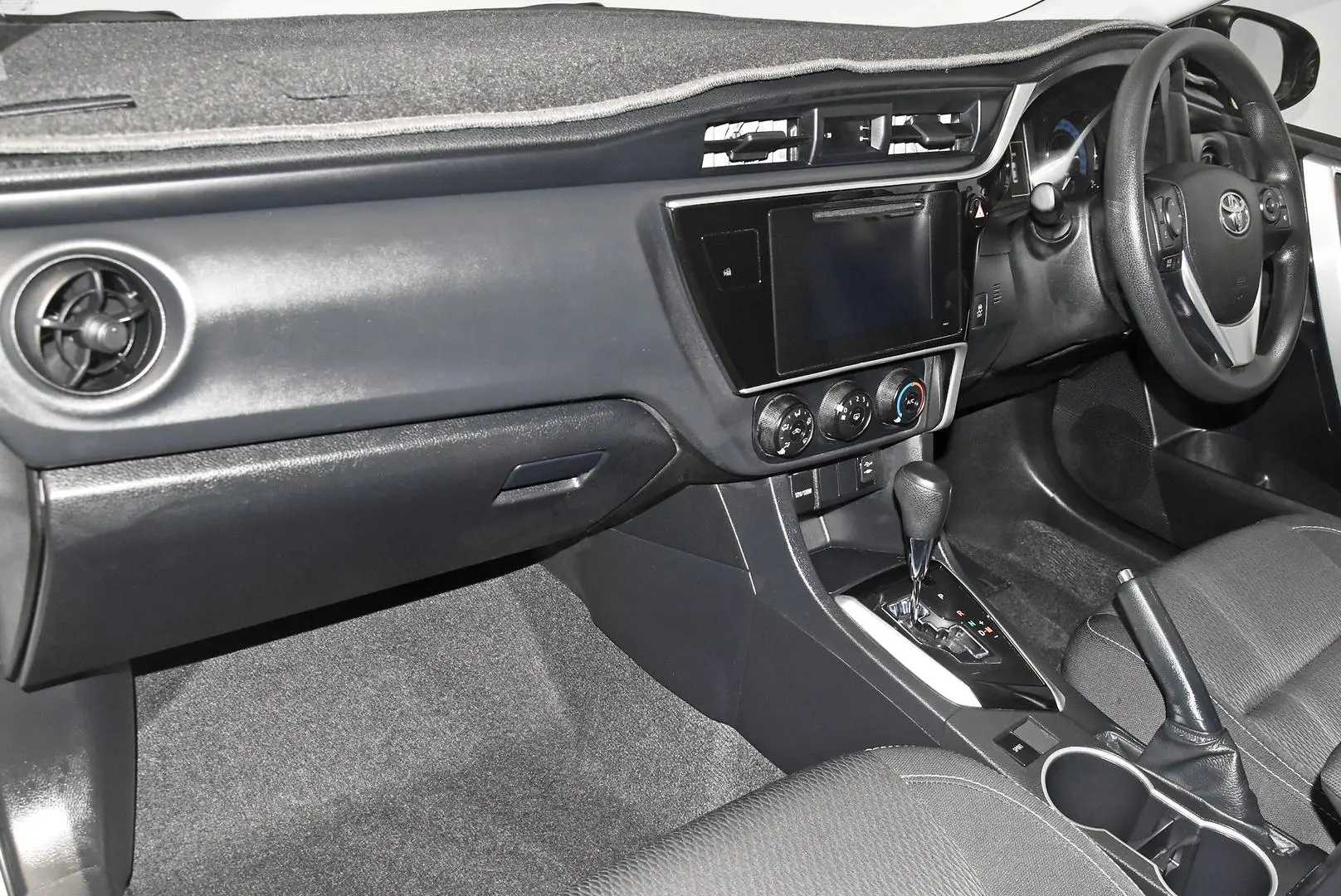 2019 Toyota Corolla Gallery Image 16
