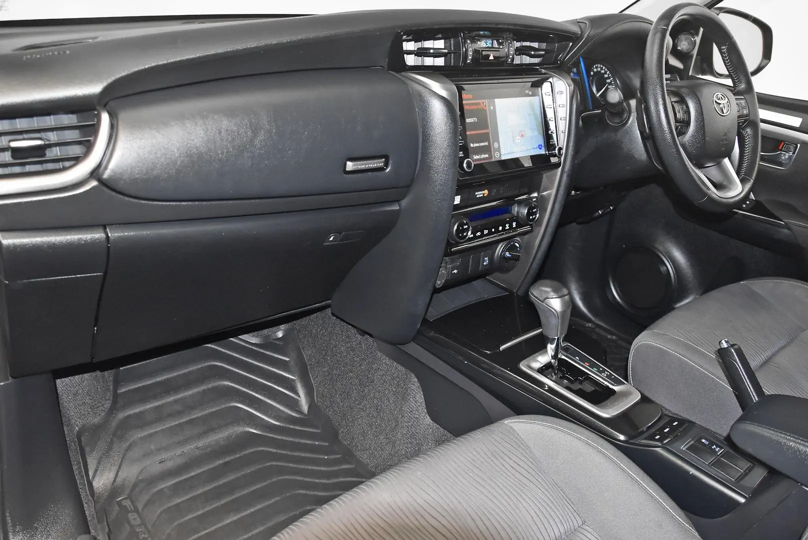 2023 Toyota Fortuner Gallery Image 15
