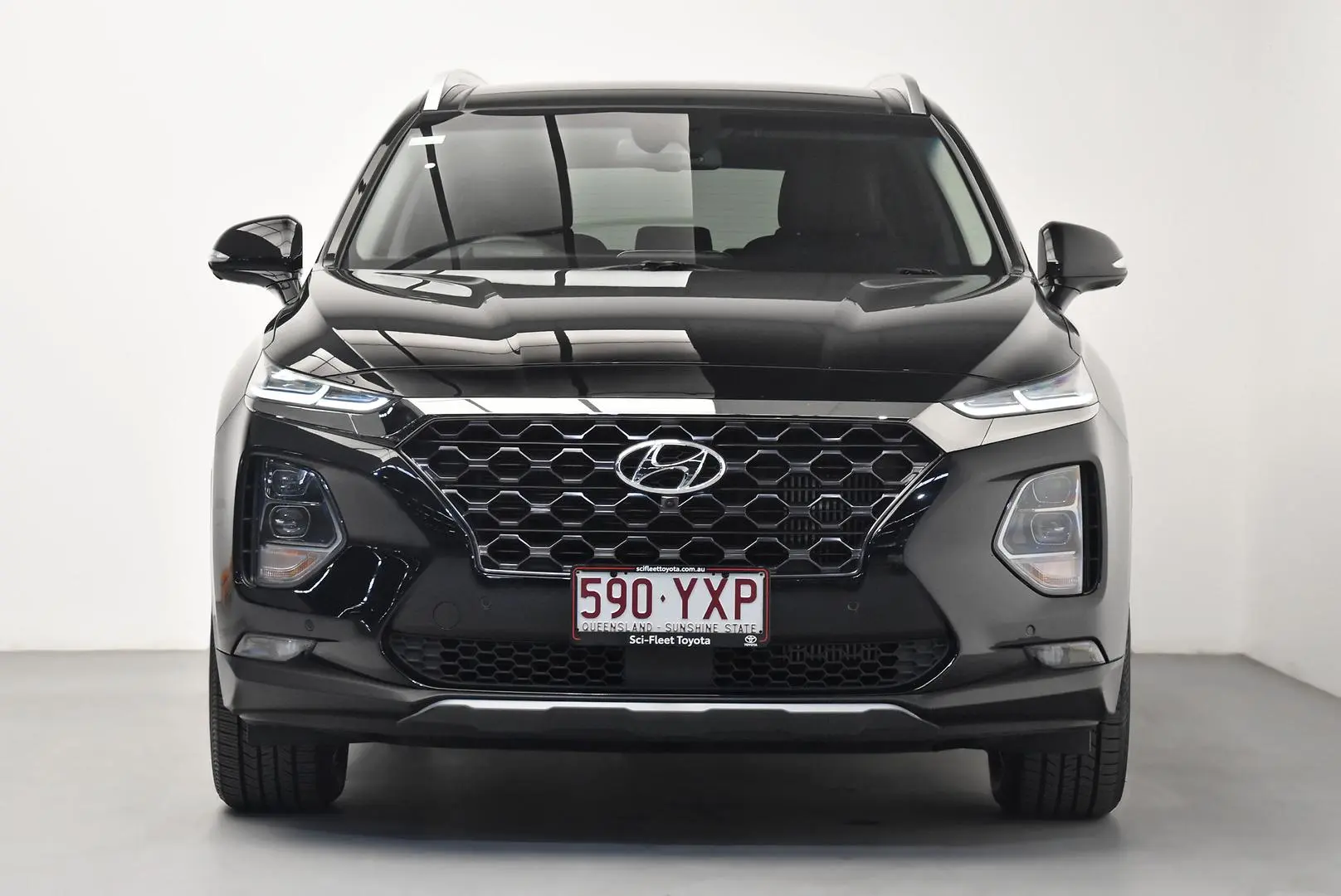 2018 Hyundai Santa Fe Gallery Image 2