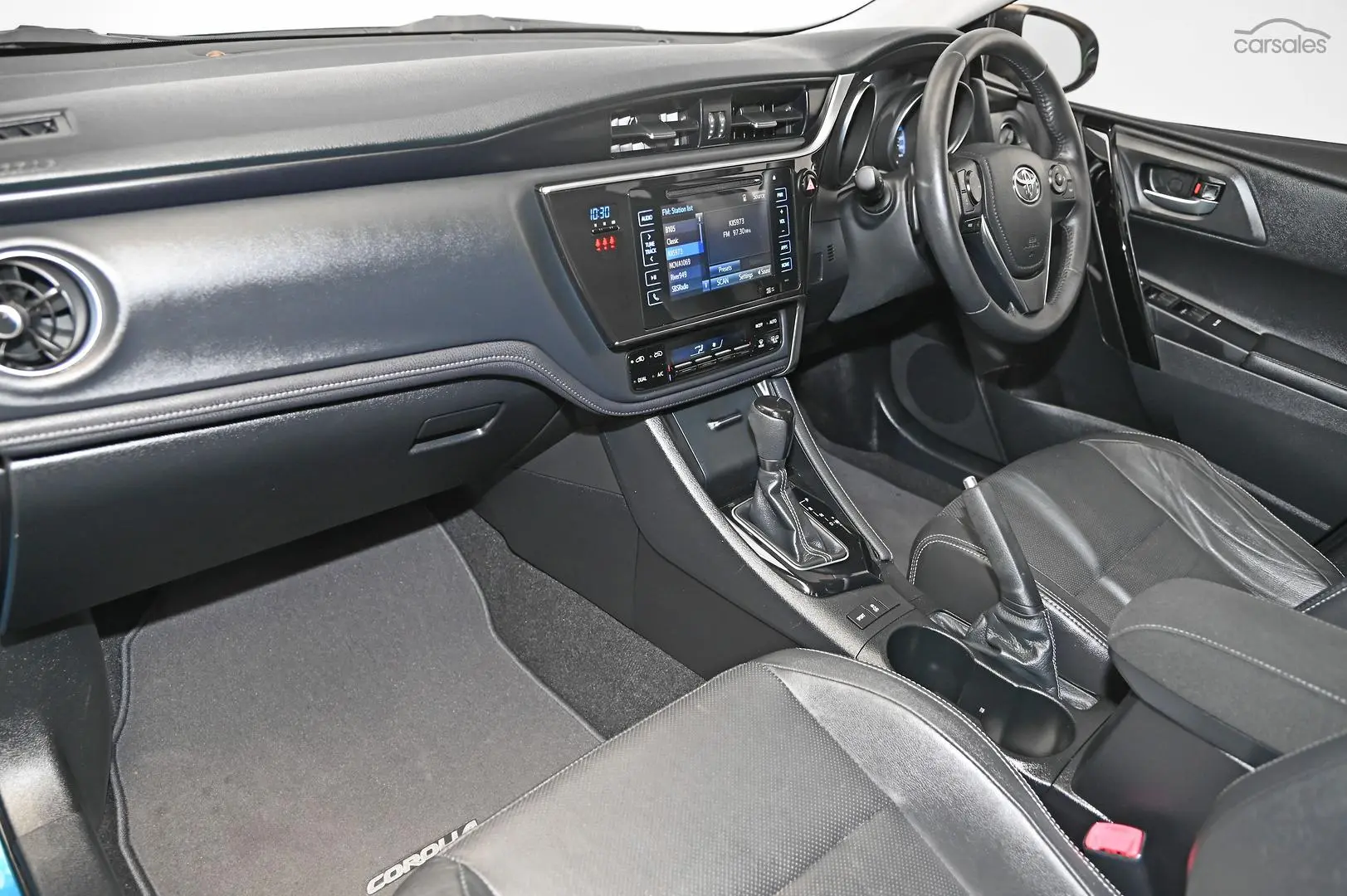 2016 Toyota Corolla Image 16