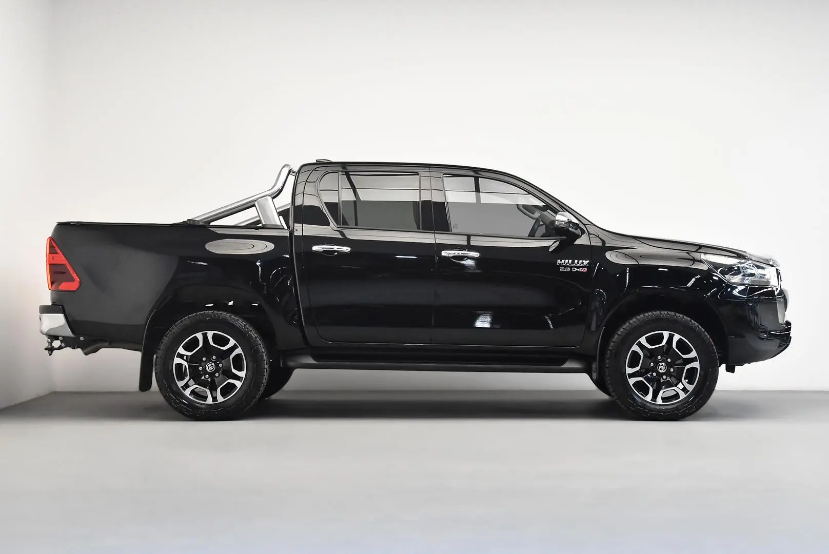 2022 Toyota Hilux Gallery Image 3