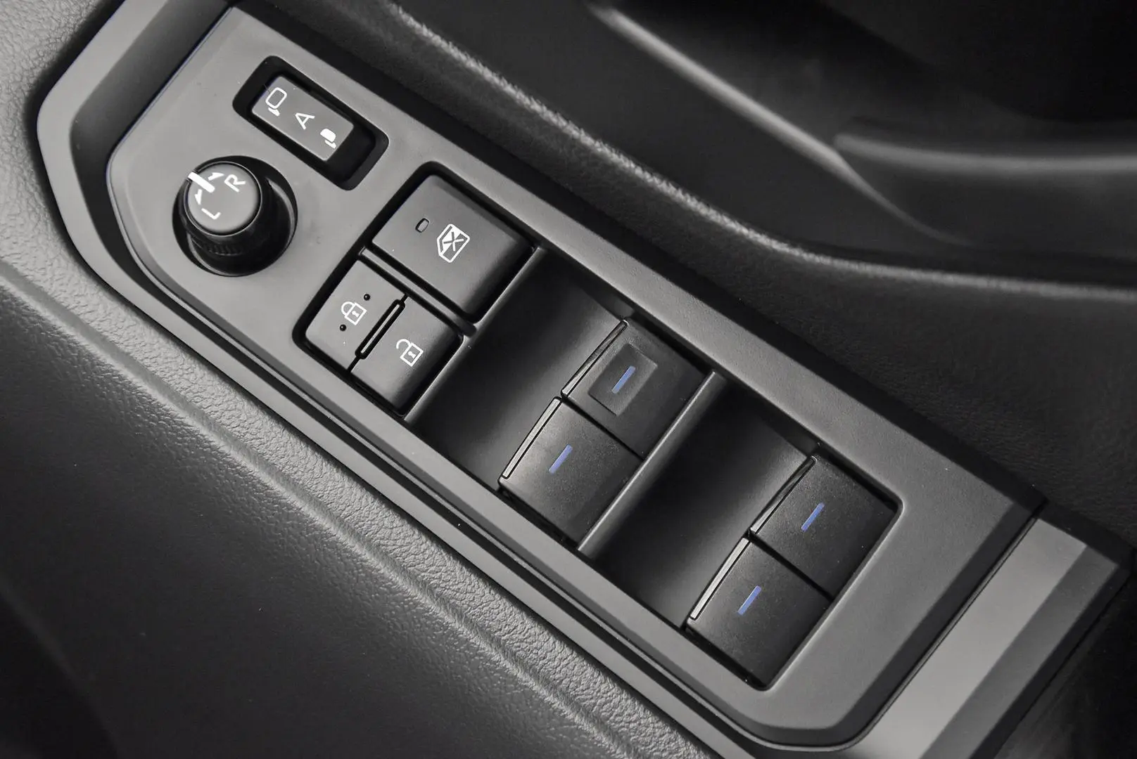 2024 Toyota Landcruiser Gallery Image 8