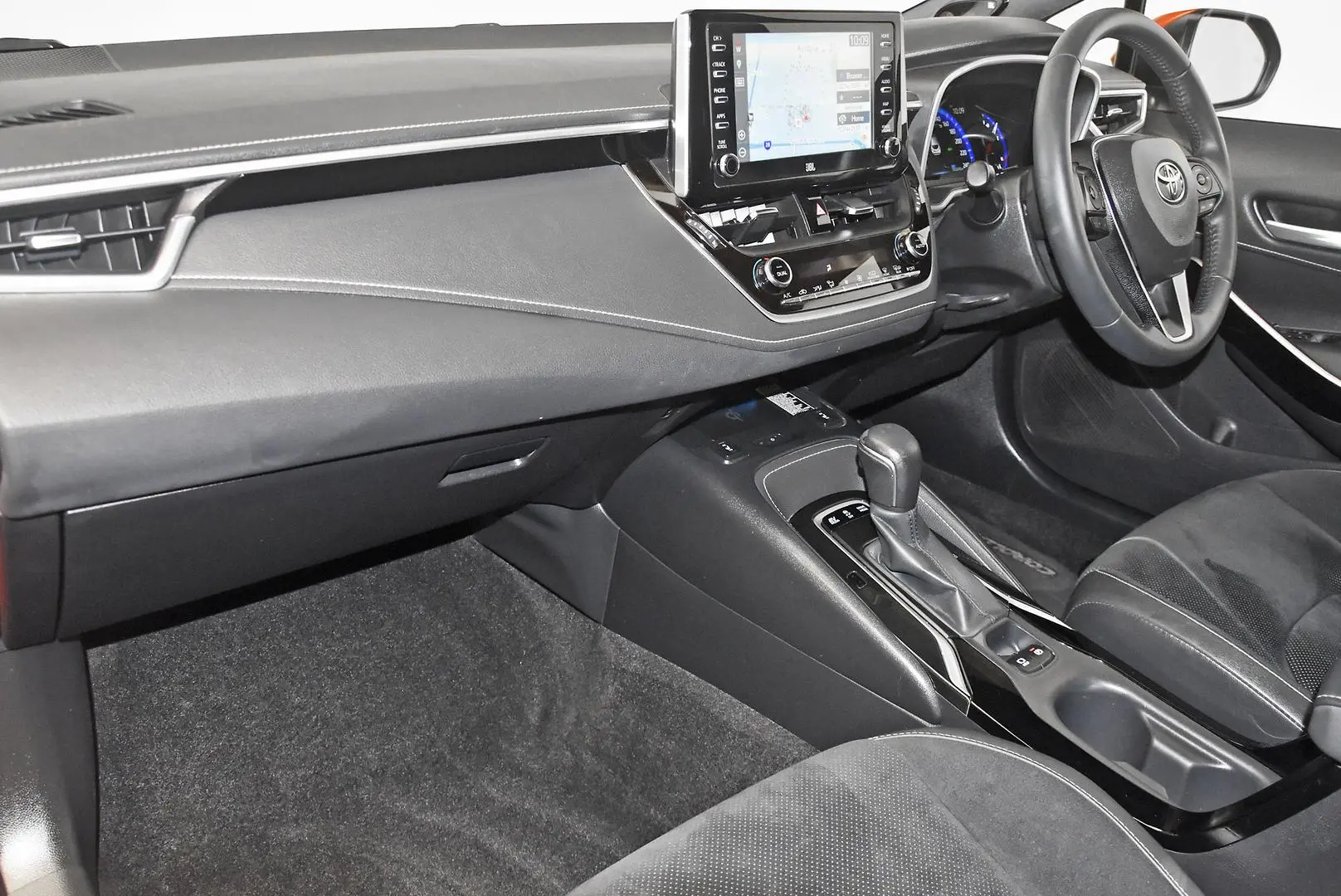 2018 Toyota Corolla Gallery Image 17