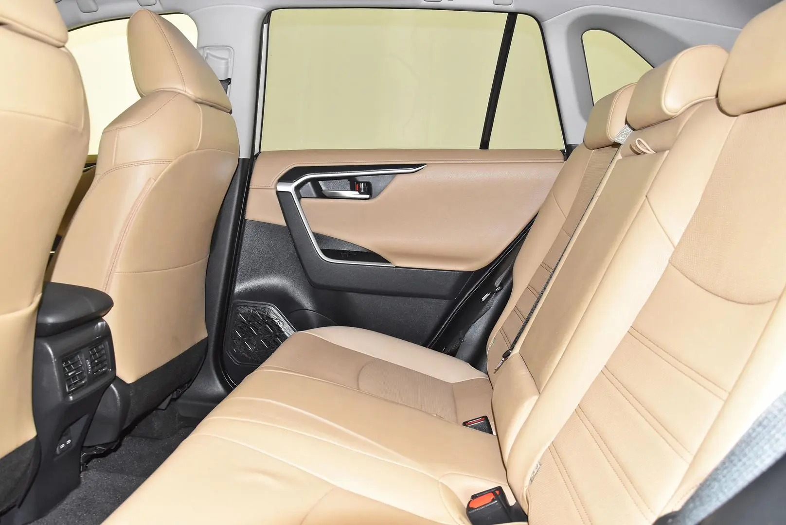 2025 Toyota RAV4 Gallery Image 19