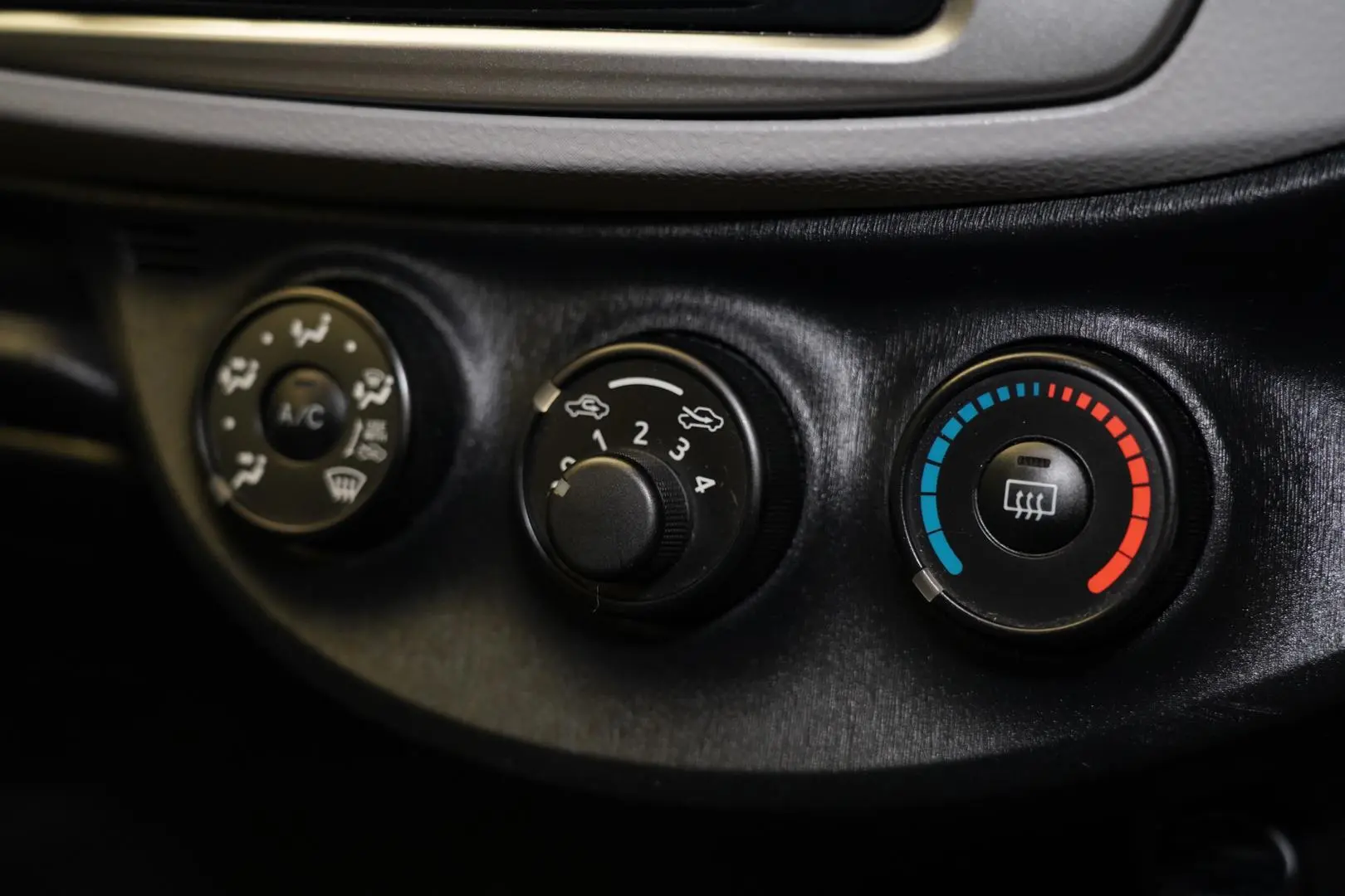 2013 Toyota Yaris Gallery Image 14