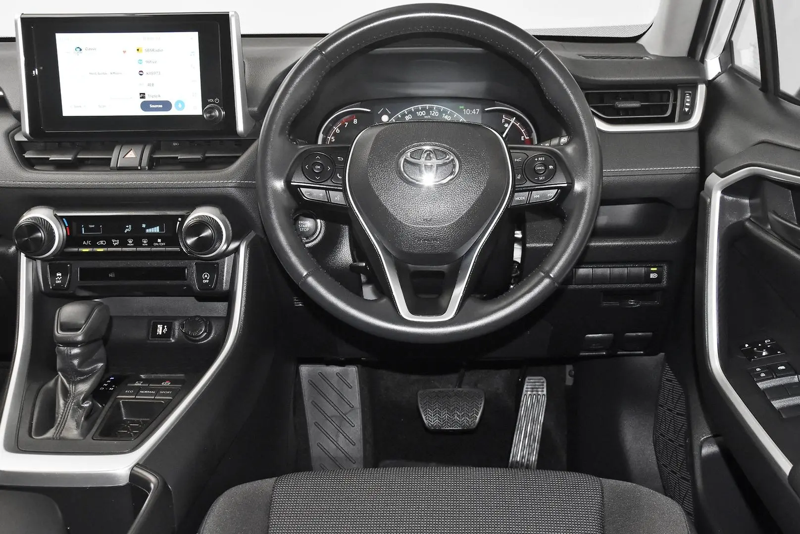 2024 Toyota RAV4 Gallery Image 12