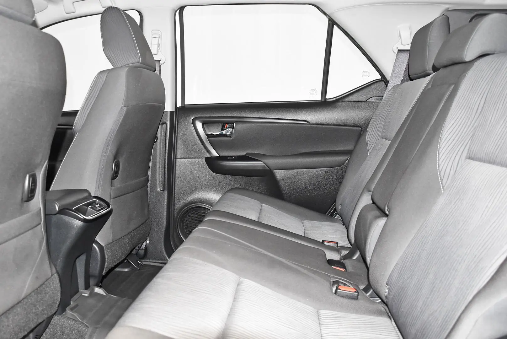 2023 Toyota Fortuner Gallery Image 17
