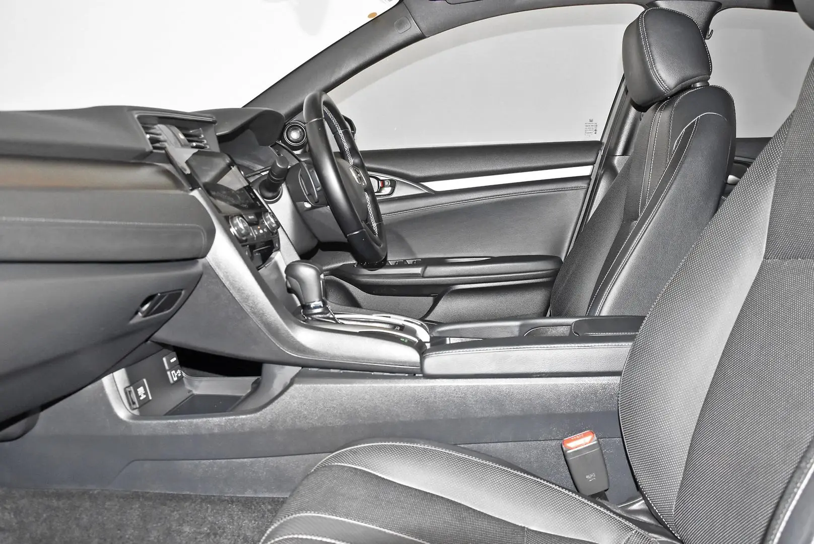 2019 Honda Civic Gallery Image 18