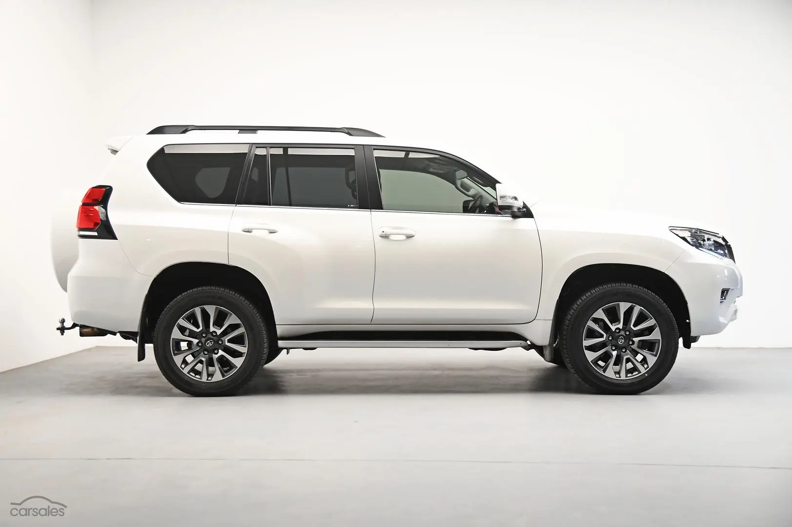 2022 Toyota Landcruiser Prado Image 3