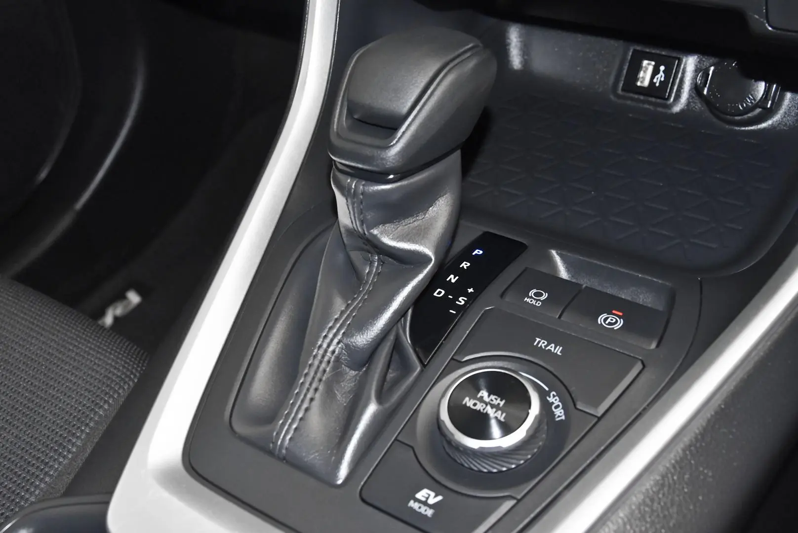 2025 Toyota RAV4 Gallery Image 14