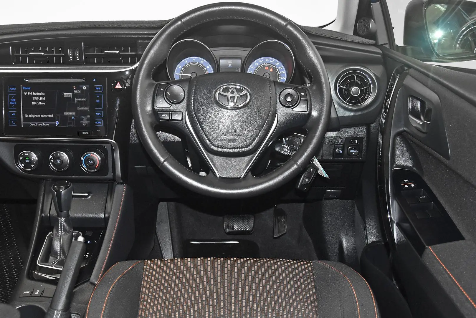 2016 Toyota Corolla Gallery Image 14