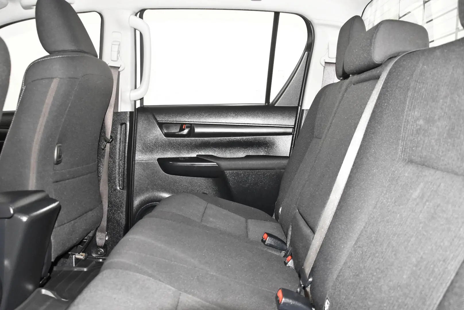 2022 Toyota Hilux Gallery Image 18