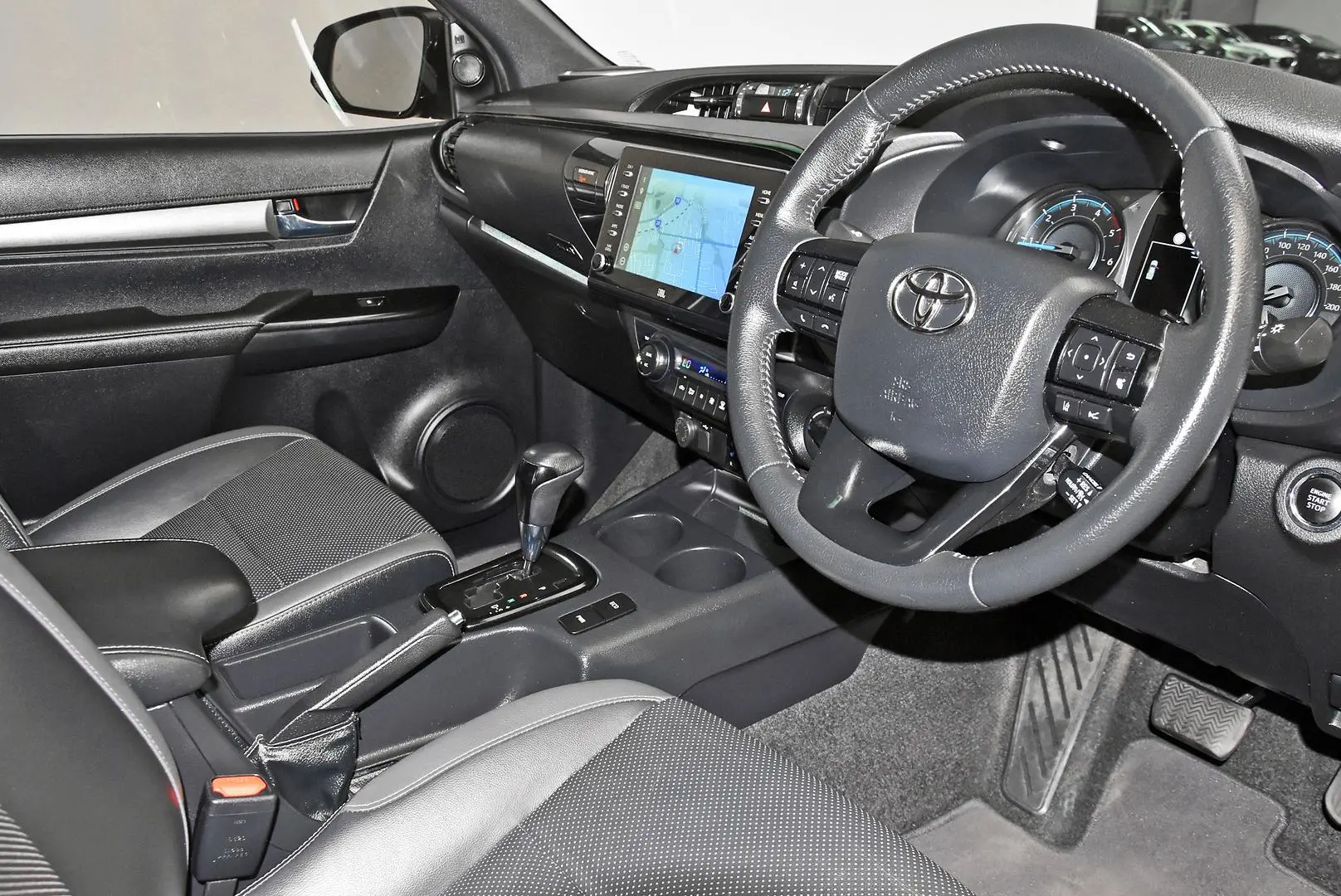 2022 Toyota Hilux Gallery Image 8