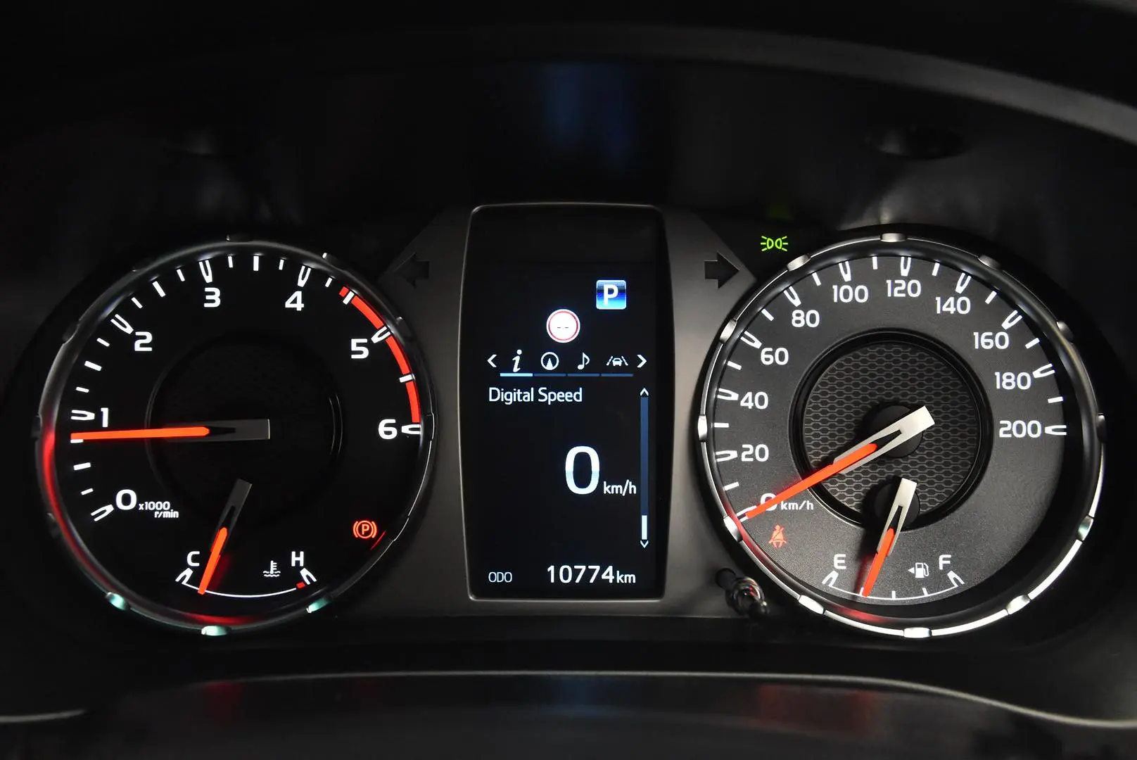 2024 Toyota Hilux Gallery Image 9