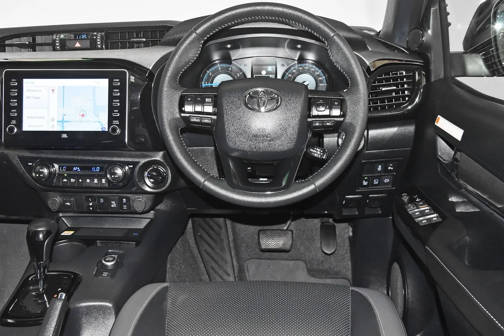 2024 Toyota Hilux Gallery Image 15