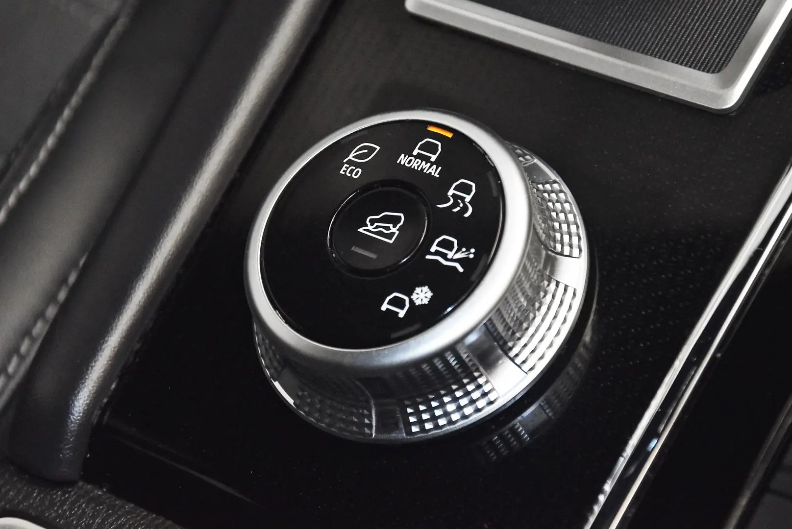 2023 Mitsubishi Outlander Gallery Image 14