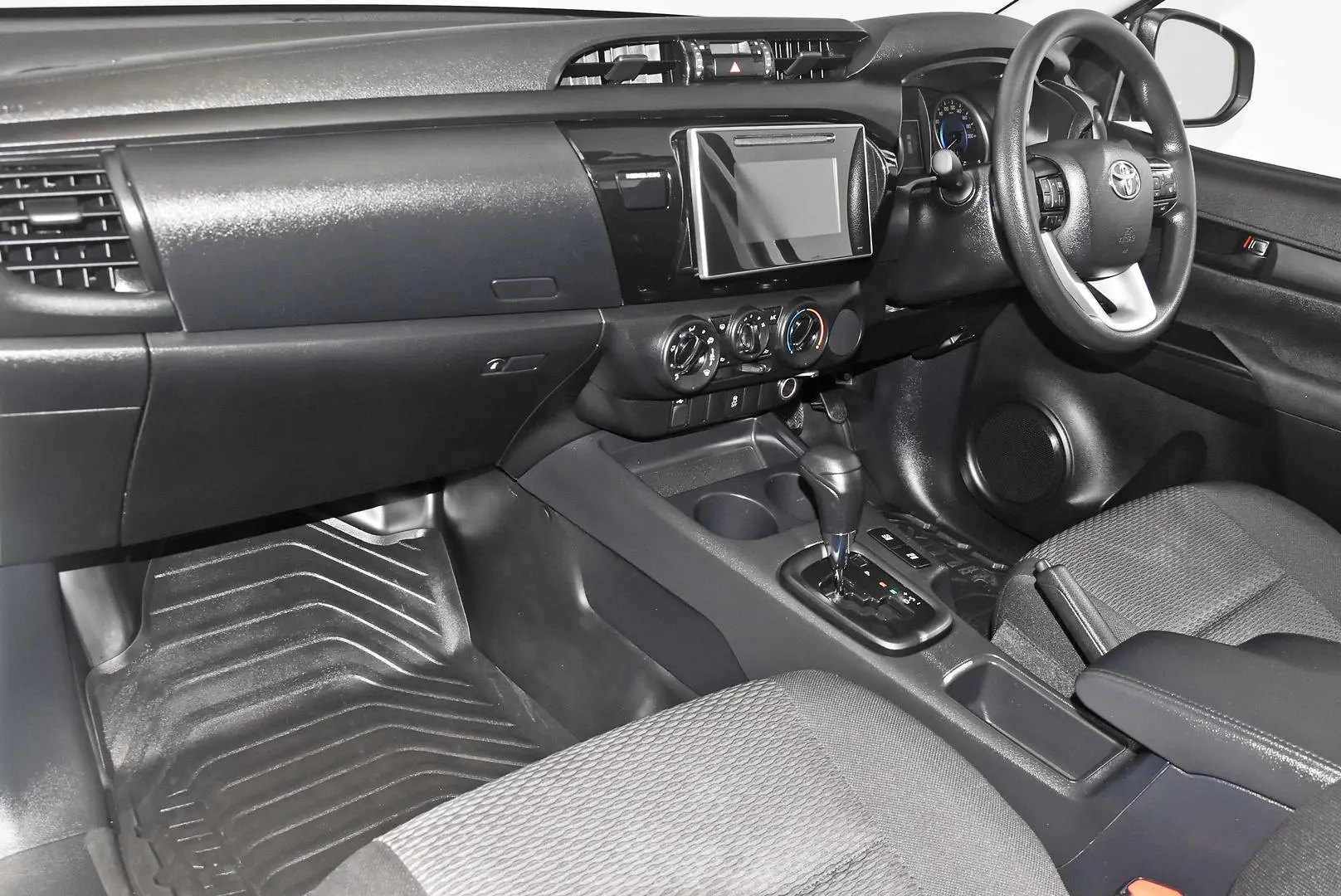 2020 Toyota Hilux Gallery Image 14