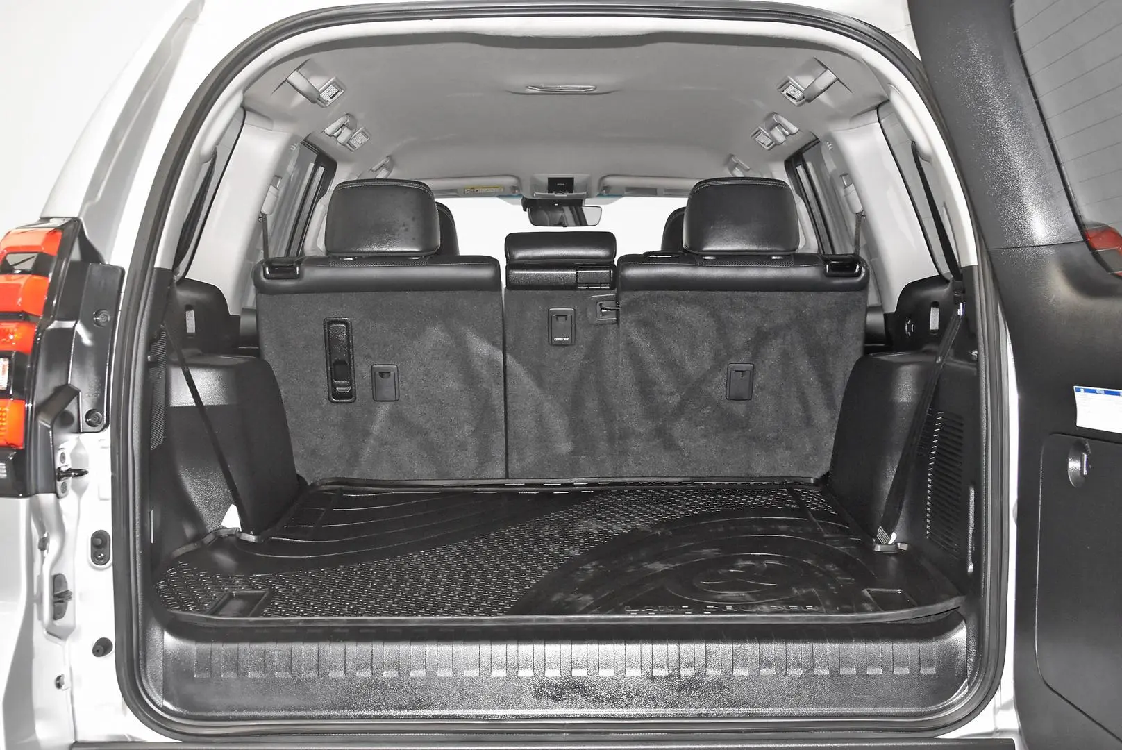 2021 Toyota Landcruiser Prado Gallery Image 18