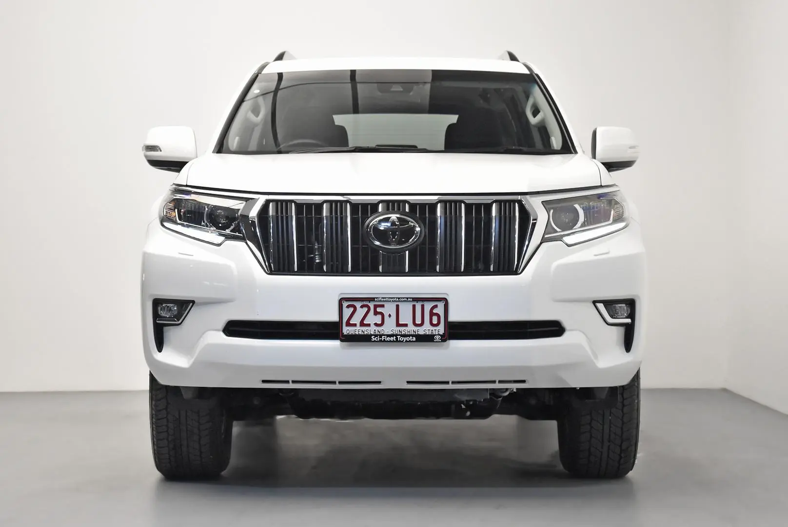 2023 Toyota Landcruiser Prado Gallery Image 2