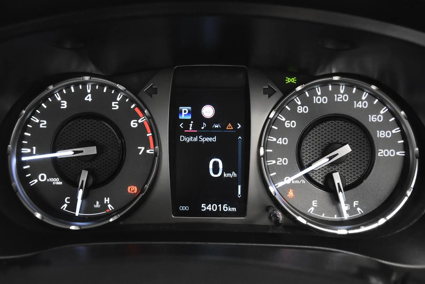 2021 Toyota Hilux Gallery Image 10