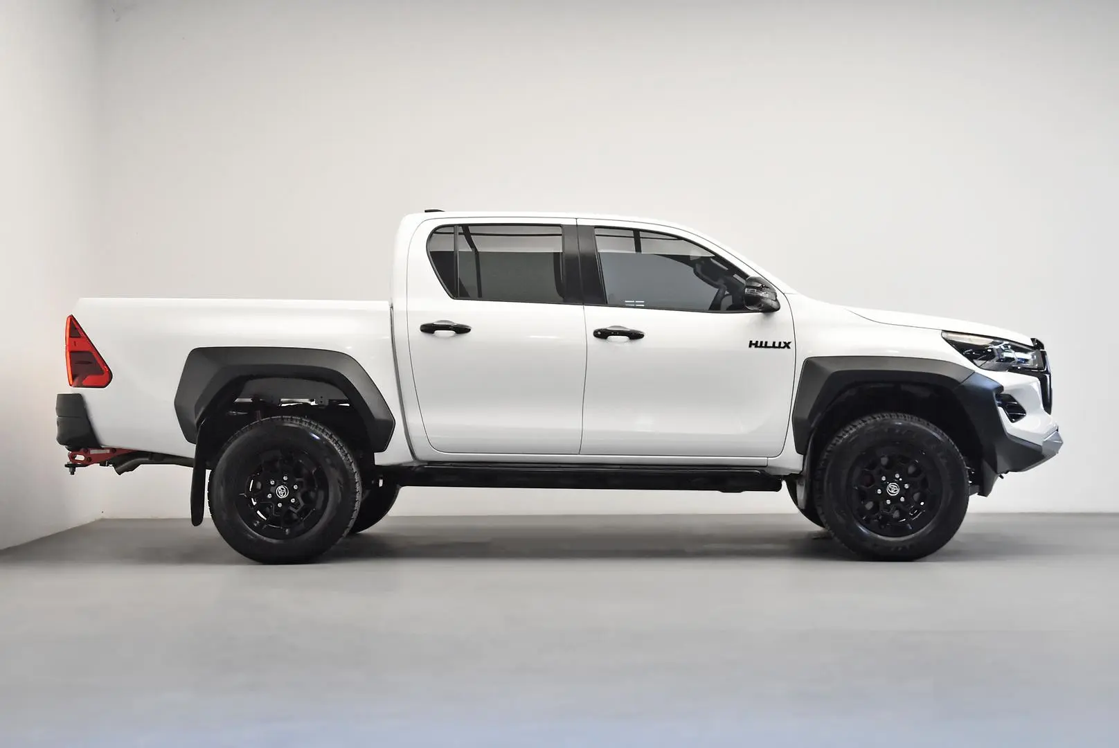 2025 Toyota Hilux Gallery Image 3