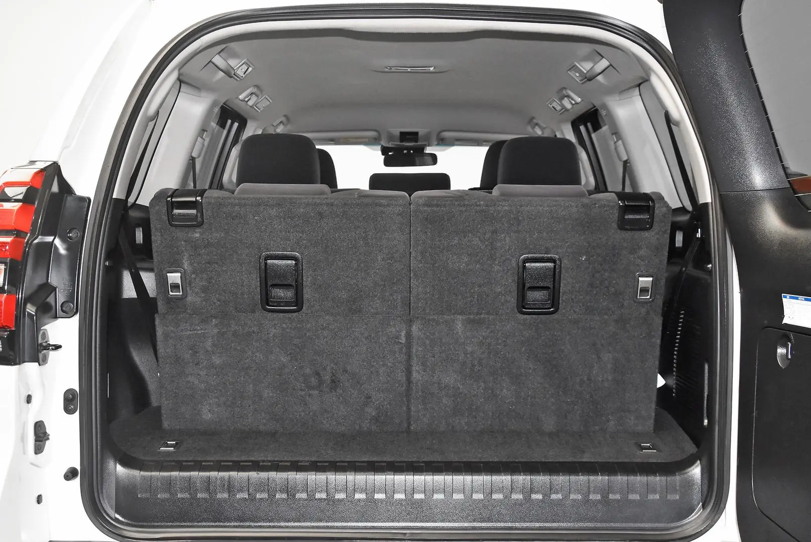 2021 Toyota Landcruiser Prado Gallery Image 21