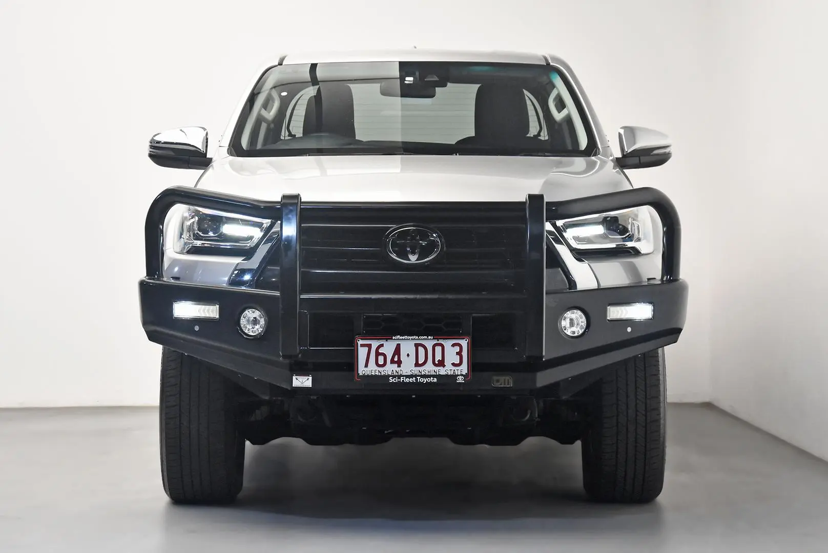 2021 Toyota Hilux Gallery Image 2
