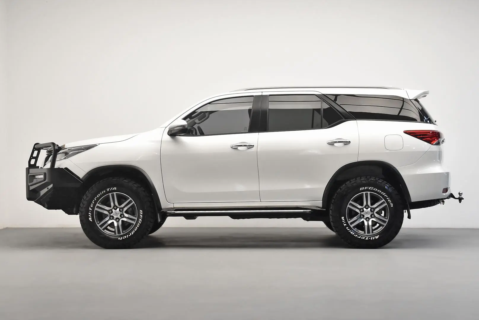 2022 Toyota Fortuner Gallery Image 4